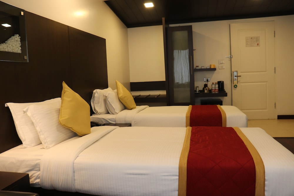 37th Crescent Hotel 17/50