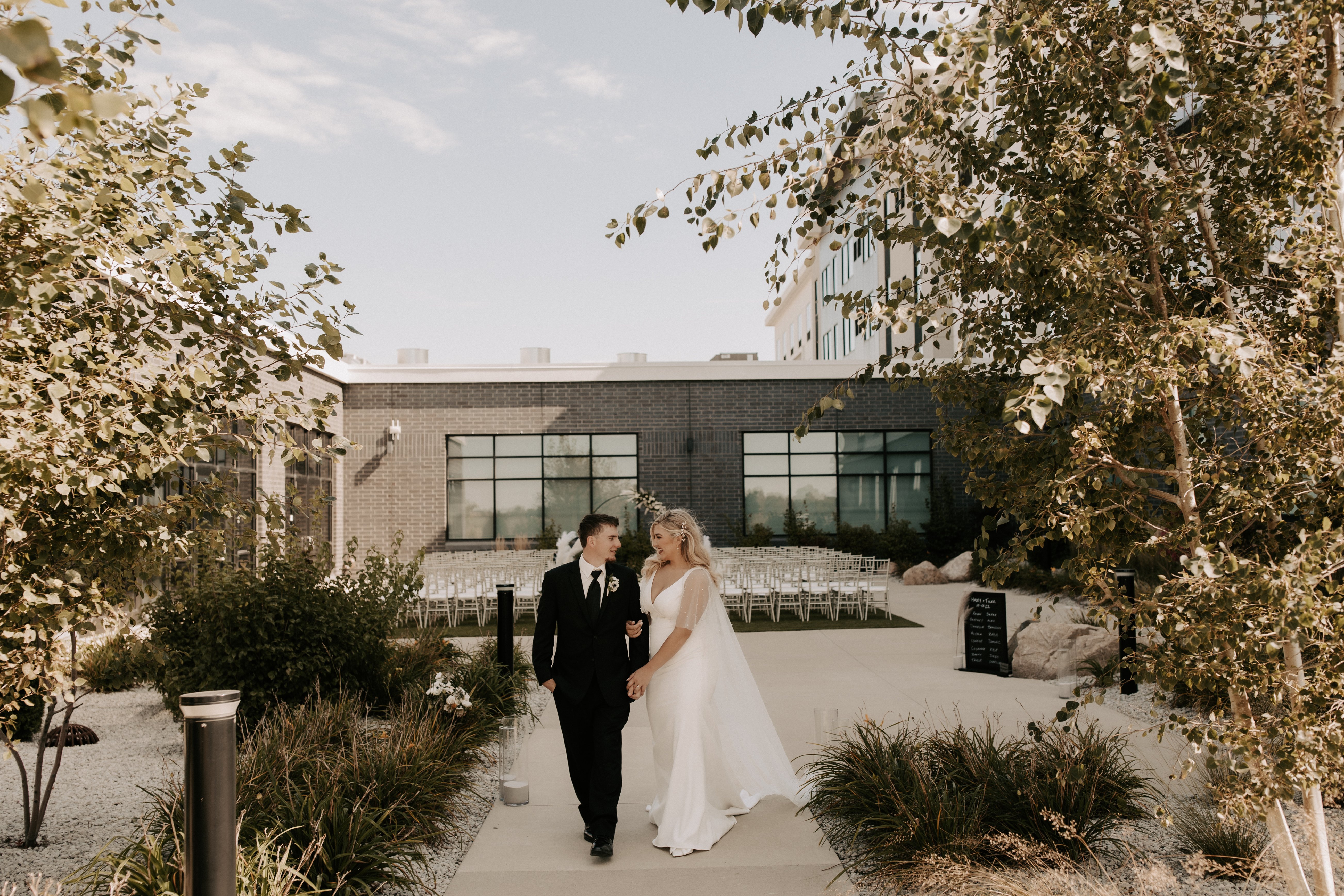 Holiday Inn & Suites Cedar Falls - Waterloo Event Ctr 50/50