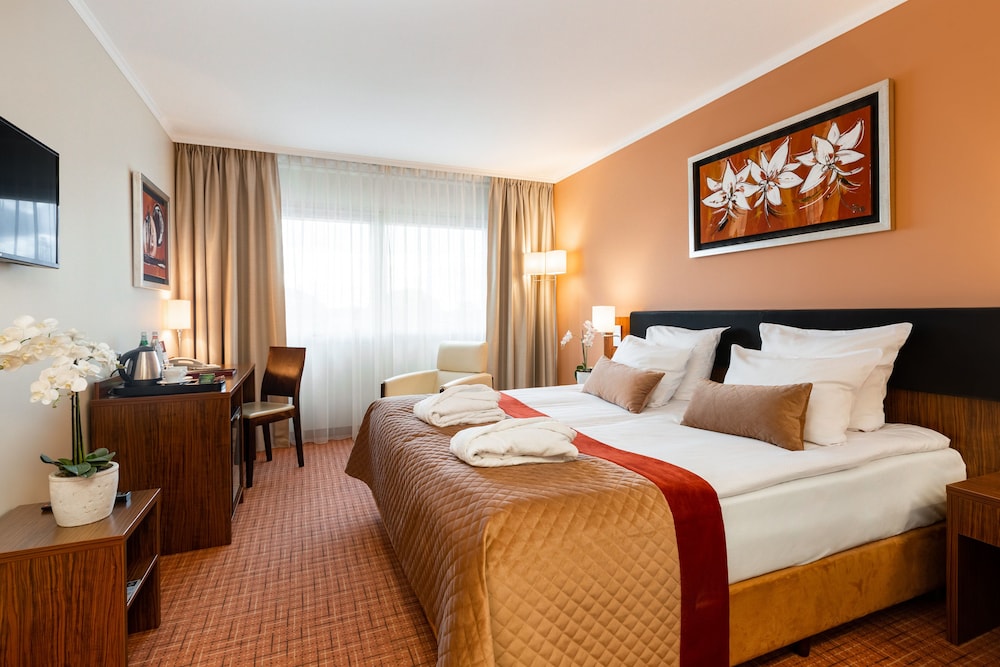 Avalon Hotel and Conferences 17/63