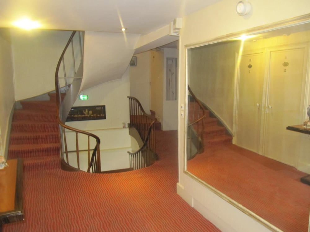 Hotel de la Banniere de France 27/50