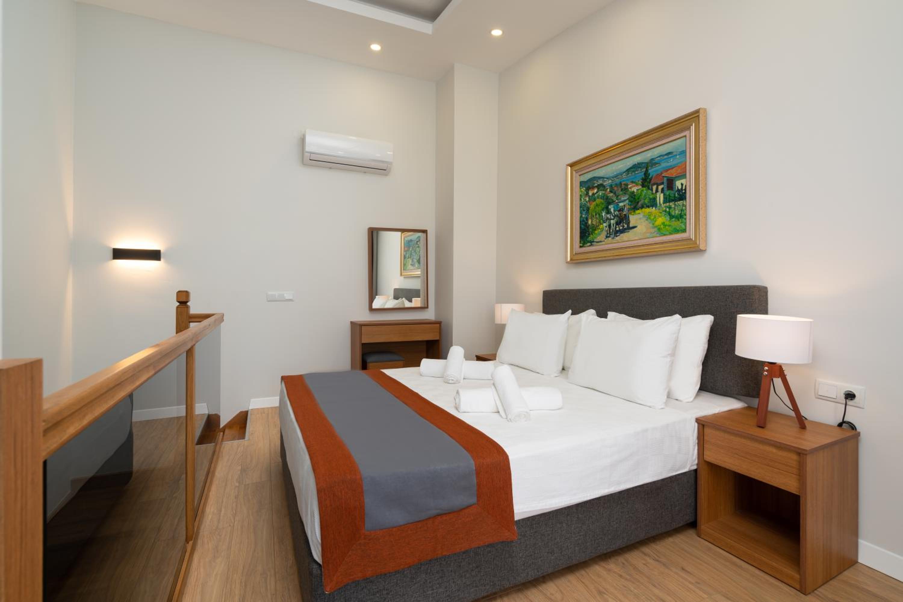 Duplex, Suite, City View