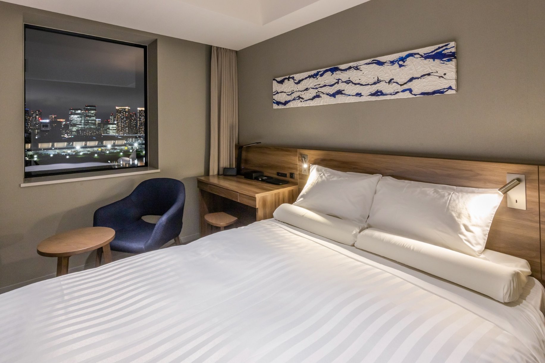 Superior, Queen Bed