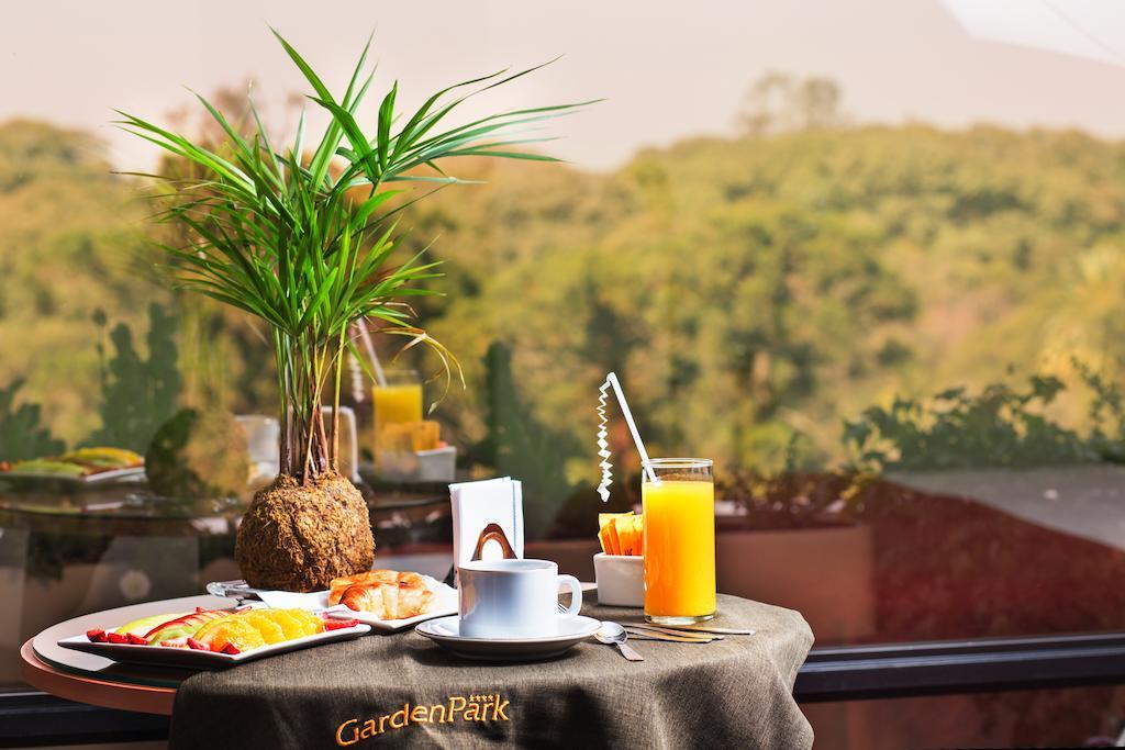 GARDEN PARK SUITES & EVENTOS 21/23