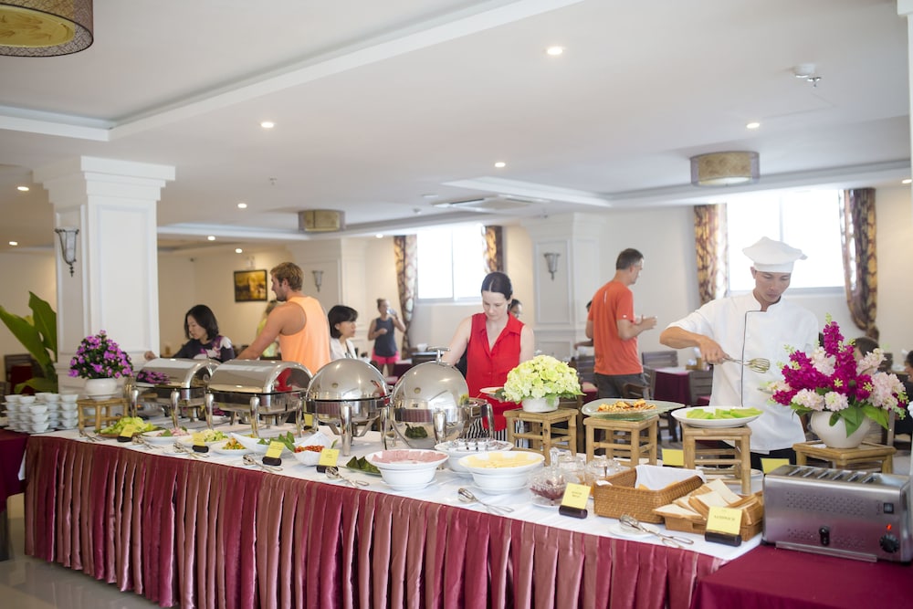 Edele Hotel 9/67