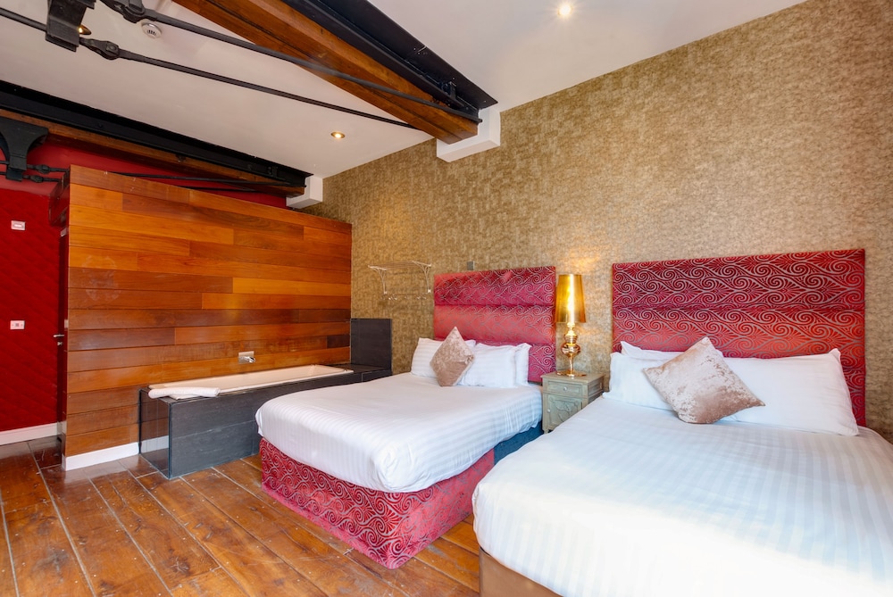 Signature Living Apart Hotel 12/57