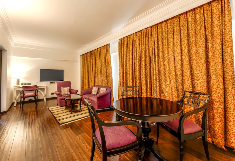 Royal Orchid Hotel Bangalore 40/41