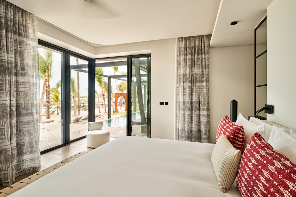 LUX Grand Baie Mauritius 15/50