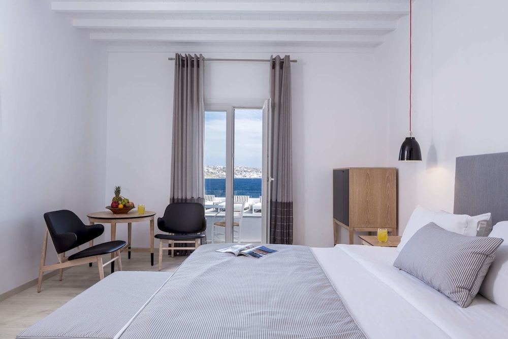 Mykonos Princess 8/50