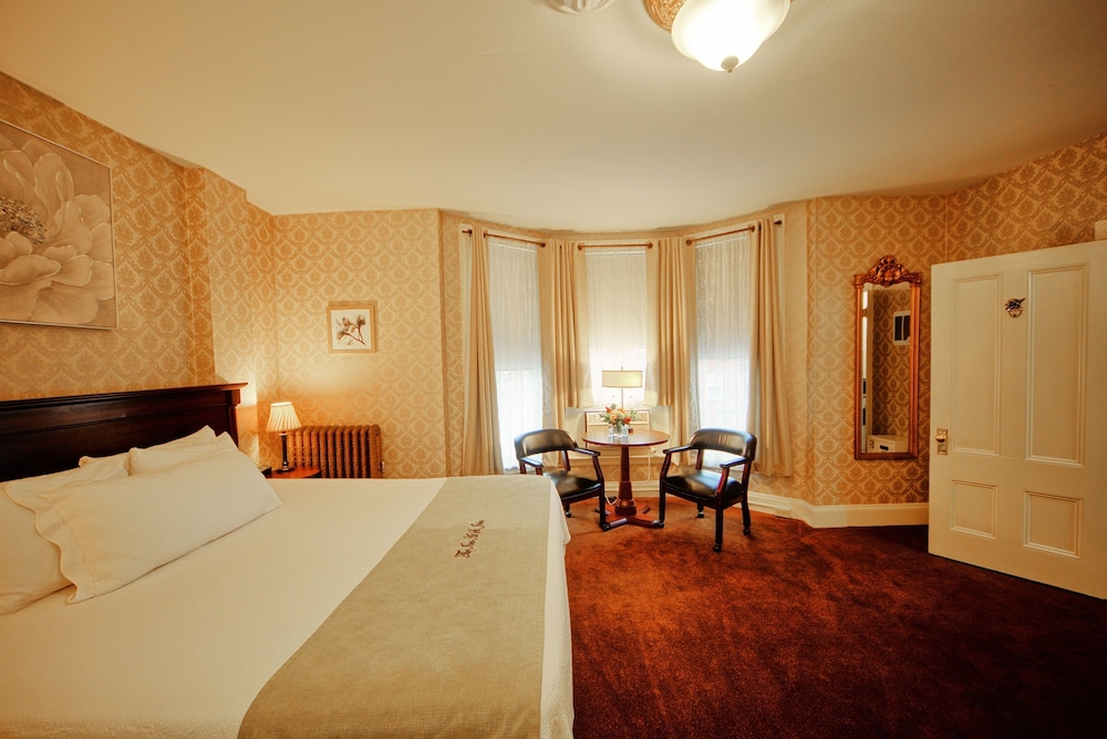Inn At St John 14/36