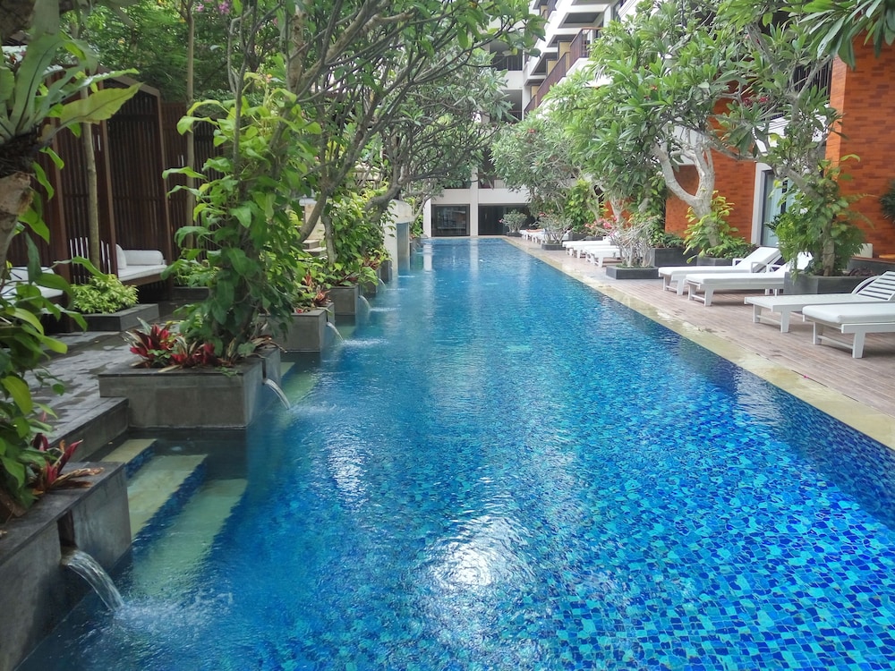 Jambuluwuk Oceano Seminyak Hotel 69/77
