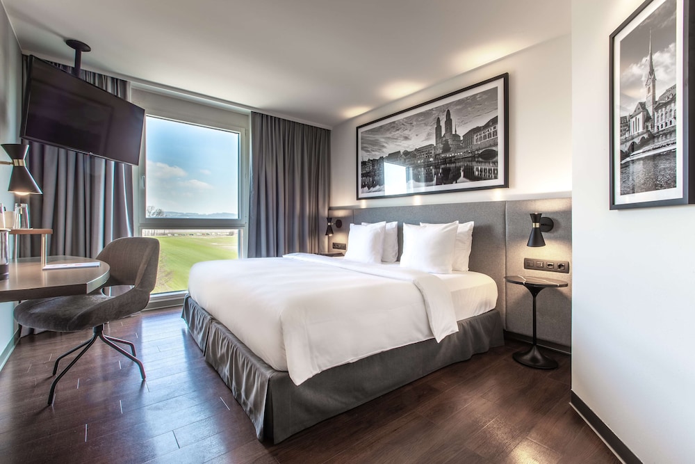 Radisson Hotel Zurich Airport 12/70