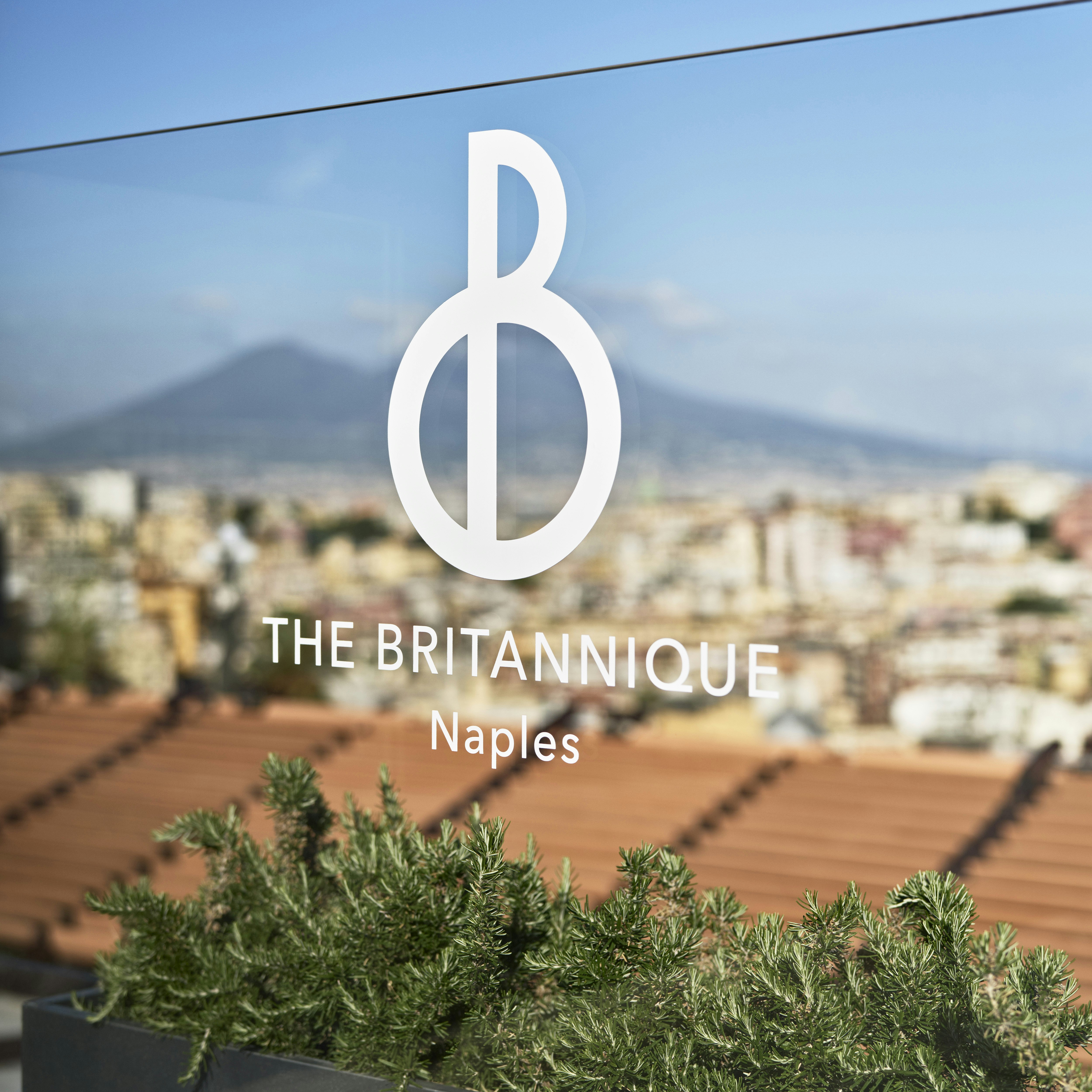 De Bonart Naples, Curio Collection by Hilton 46/50