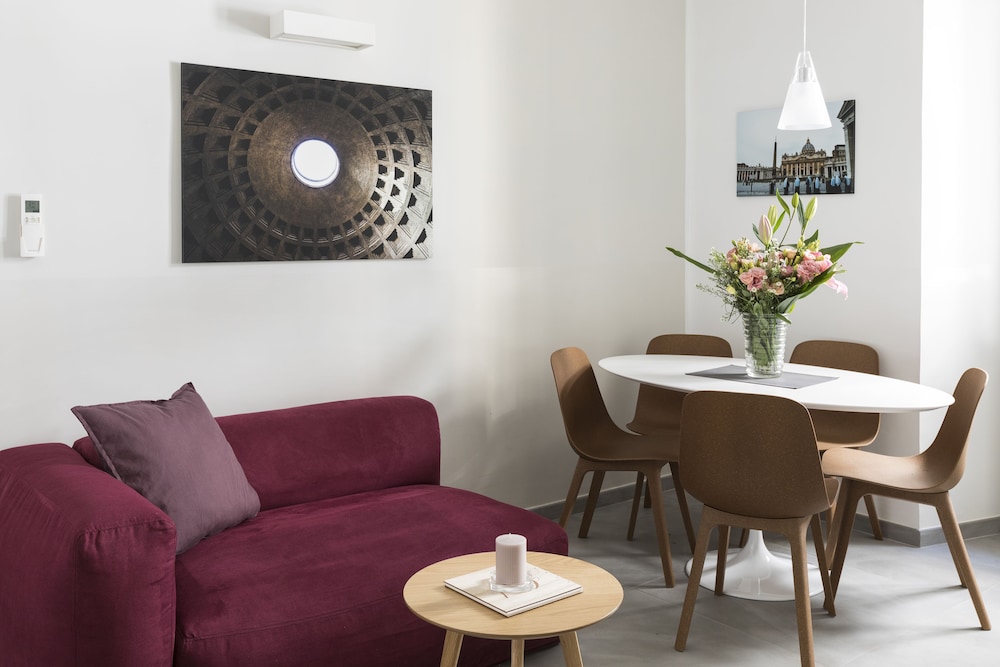 Rome Accommodation - Villa Borghese 14/20