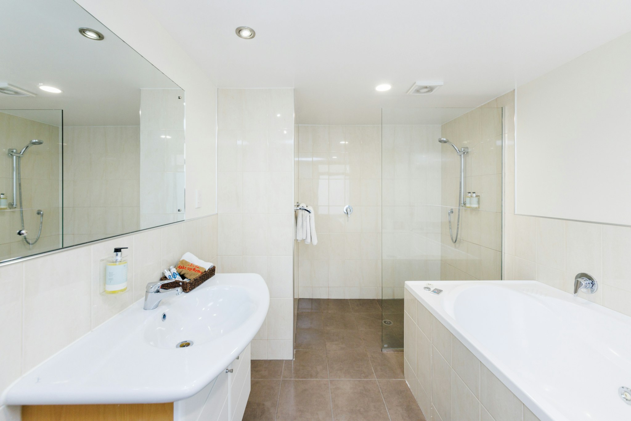 Fitzherbert Regency Motor Lodge 46/46