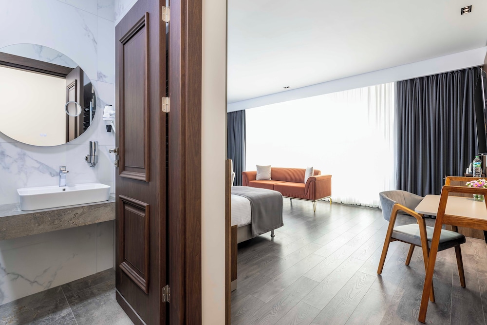 Ezkar Bathonea Art Istanbul Hotel 60/60