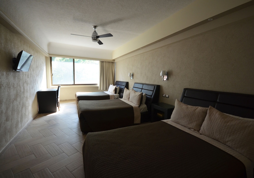 Diana Del Bosque Hotel 24/50