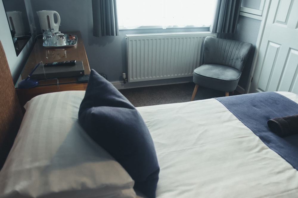 Pinewood B&amp;B 30/50