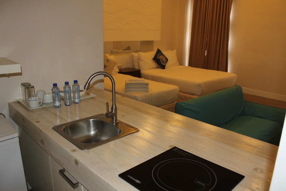 The Reef Hotel And Residences 35/51