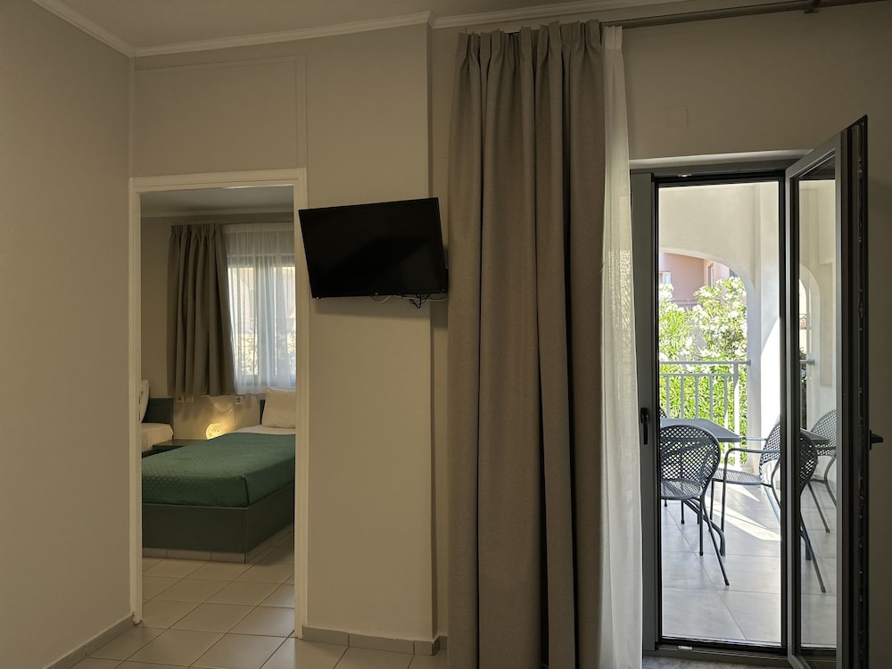 Evdokia Suites 48/58