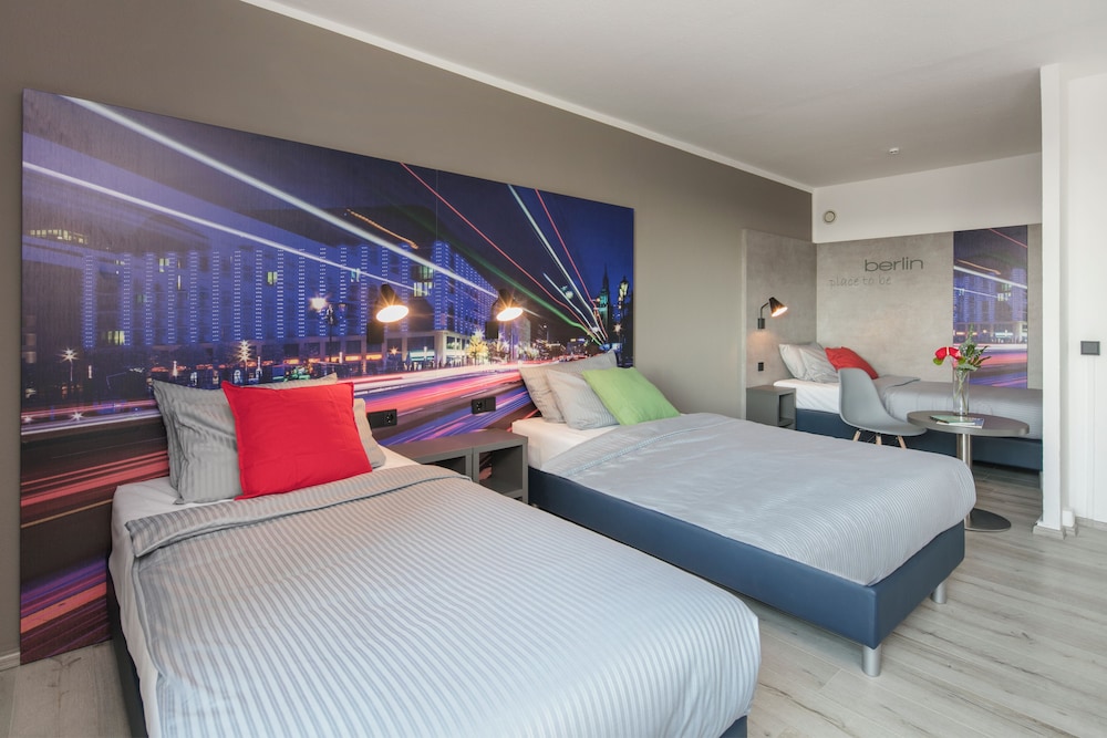 ROOM, TRIPLE