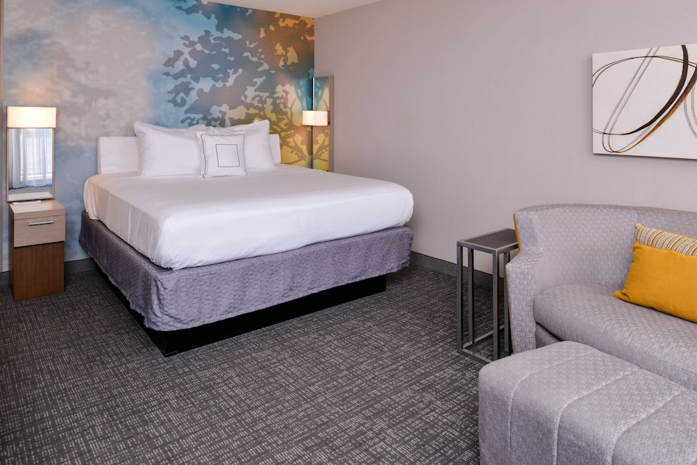 Country Inn & Suites by Radisson, Brown Deer - Milwaukee North 19/65