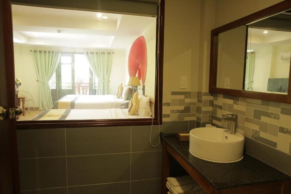 Vela Phu Quoc Resort 94/98