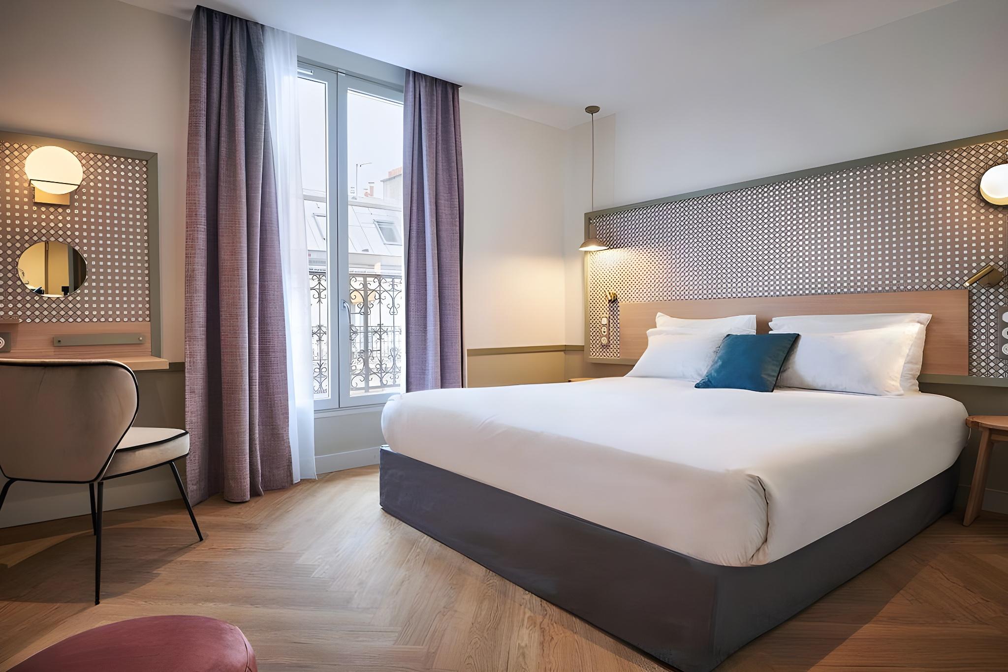 DELUXE, DOUBLE BED