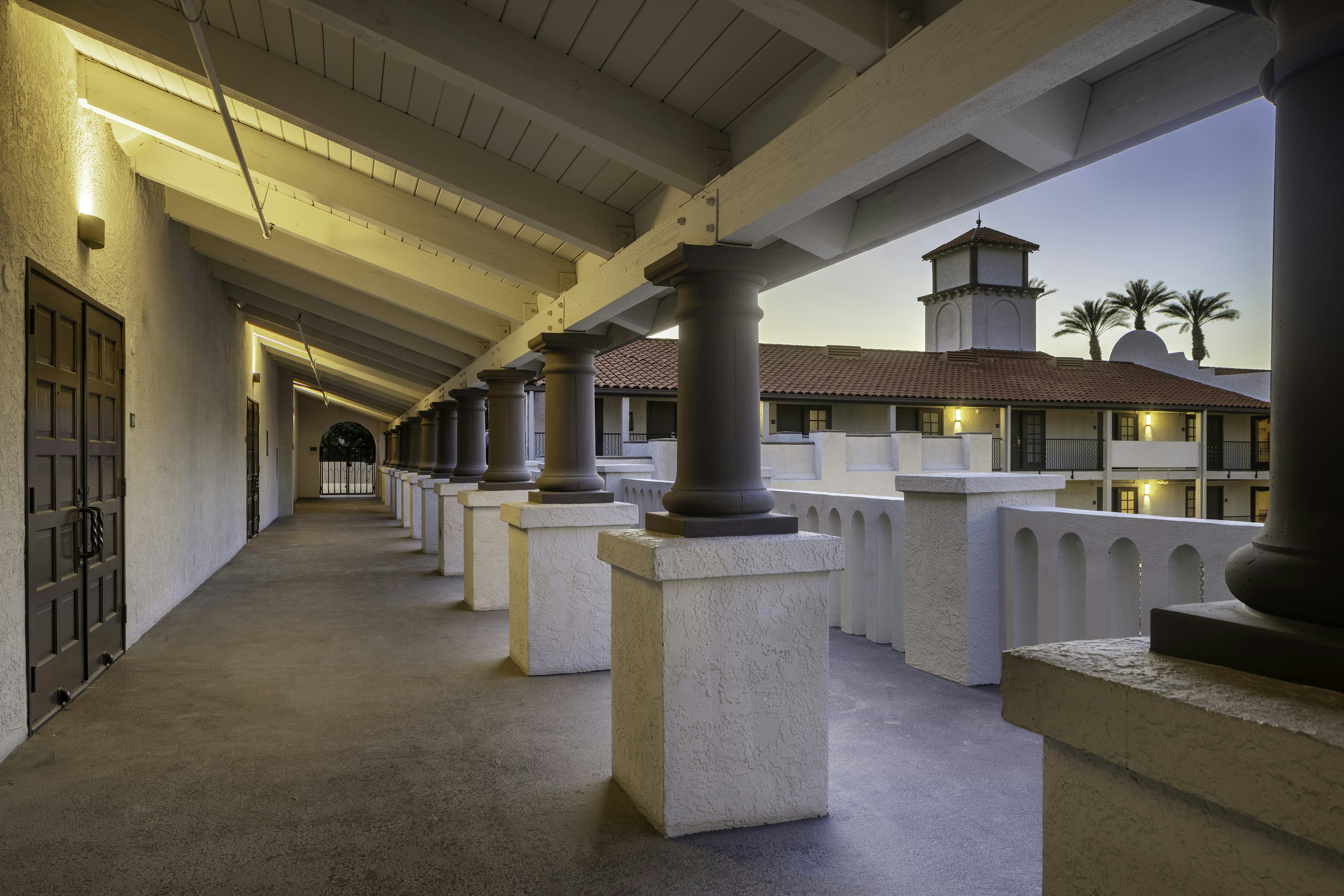 Embassy Suites Hotel Palm Desert 5/34