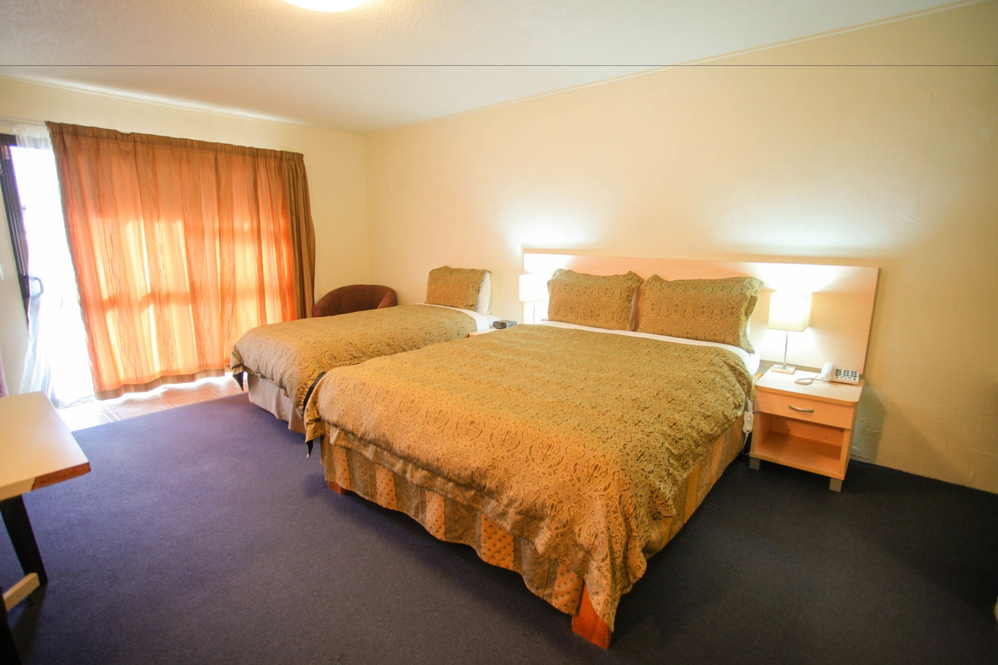 SUPERIOR, TWIN BEDS, JETTED TUB, ACCESSIBLE