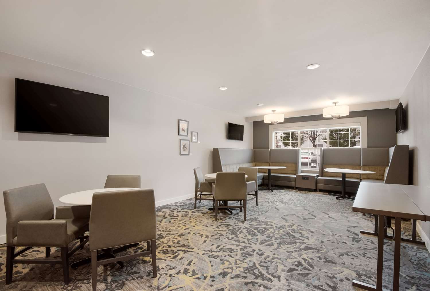 Sonesta ES Suites Reno 44/63