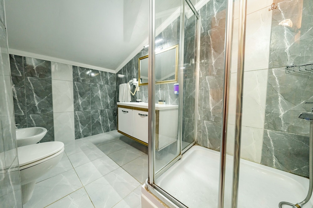 Grand Hamit Hotel 50/50