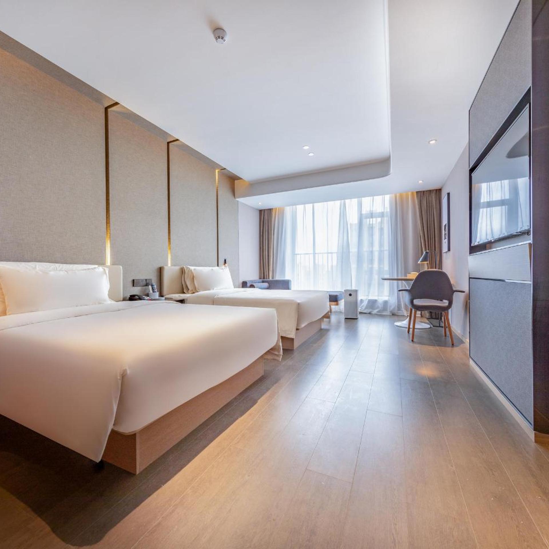 Atour Hotel (Zhongshan North Railway Station, V - PARK plaza) 6/28
