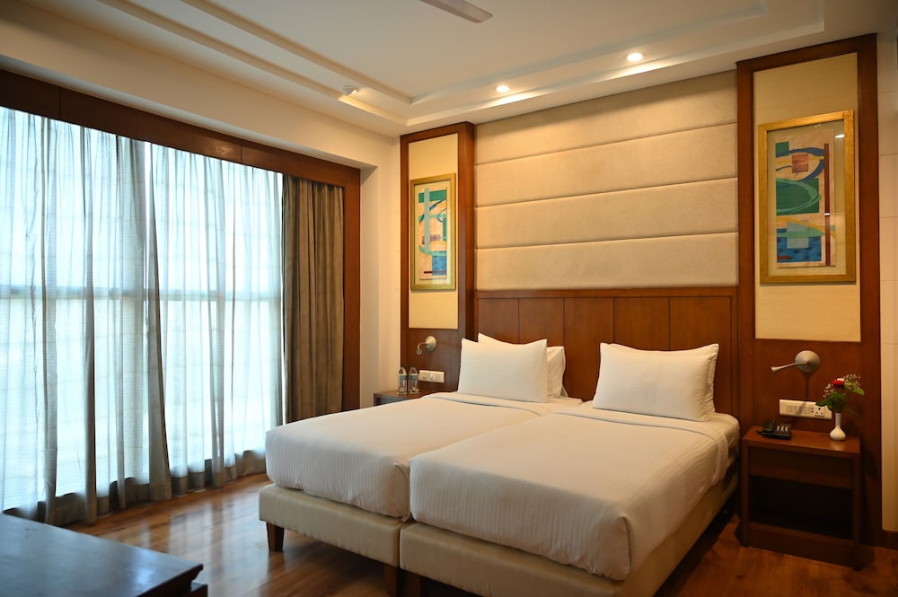 Savoy Suites Greater Noida 13/61