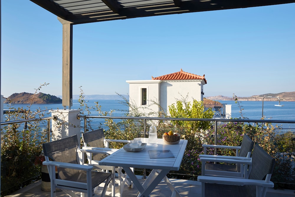 Eleia Seafront Villas 24/50