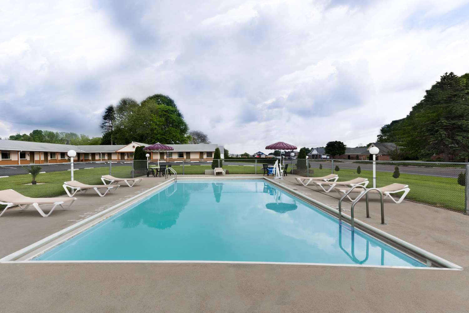 Econo Lodge Palmyra - Hershey 7/7