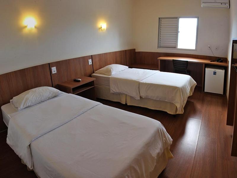 Bernal Hotel Economico 7/27