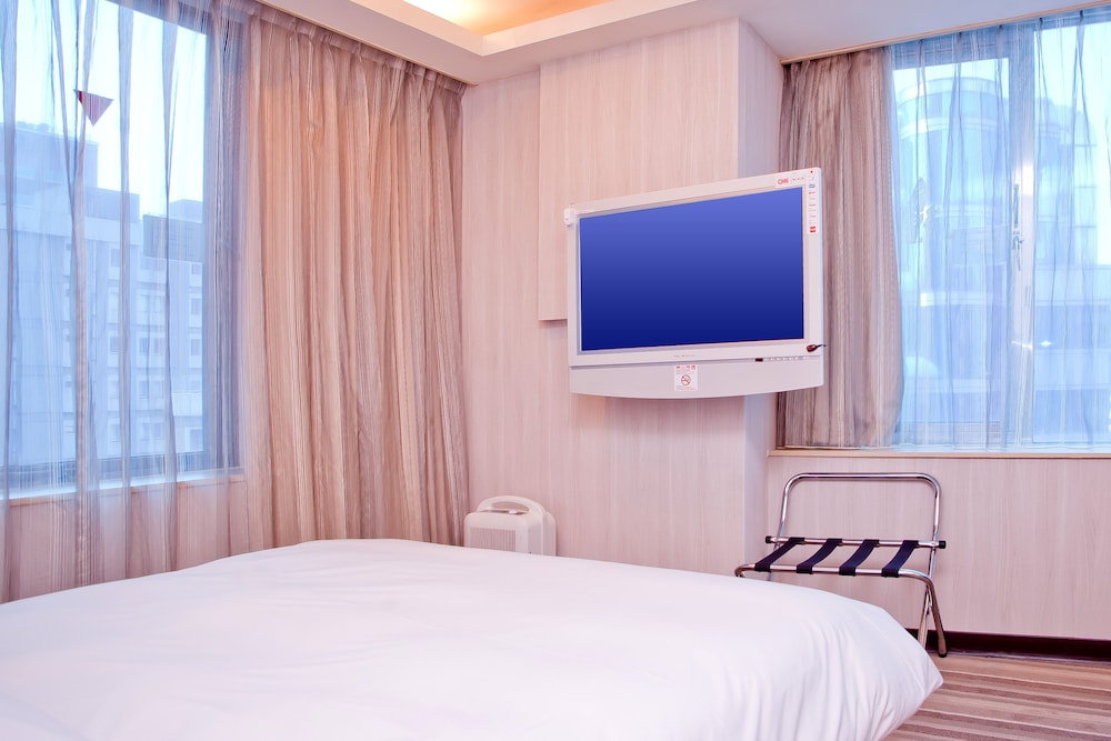 Yomi Hotel 33/76