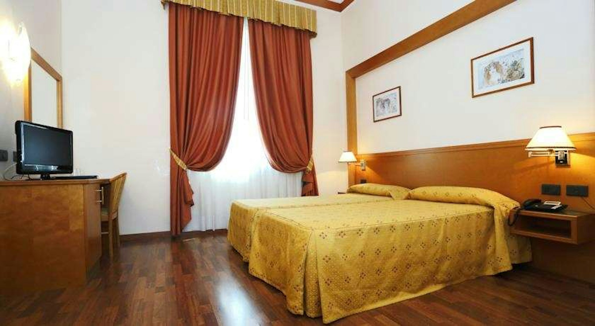 Hotel Estense 4/40