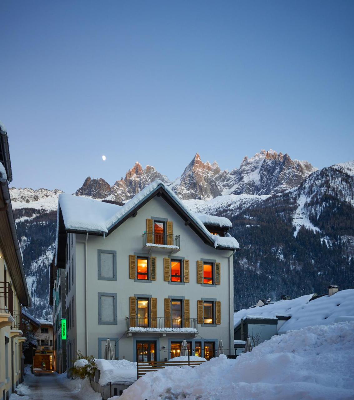 Cosmiques Hotel 2/40