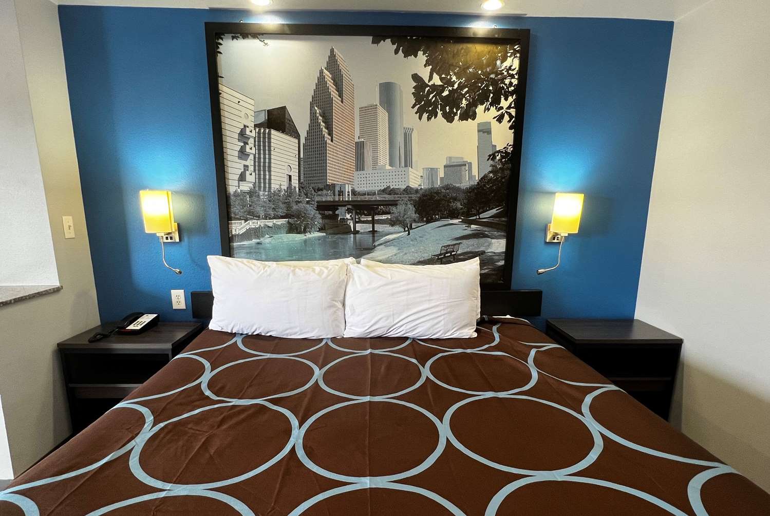 Super 8 by Wyndham Houston North I-45 5/36