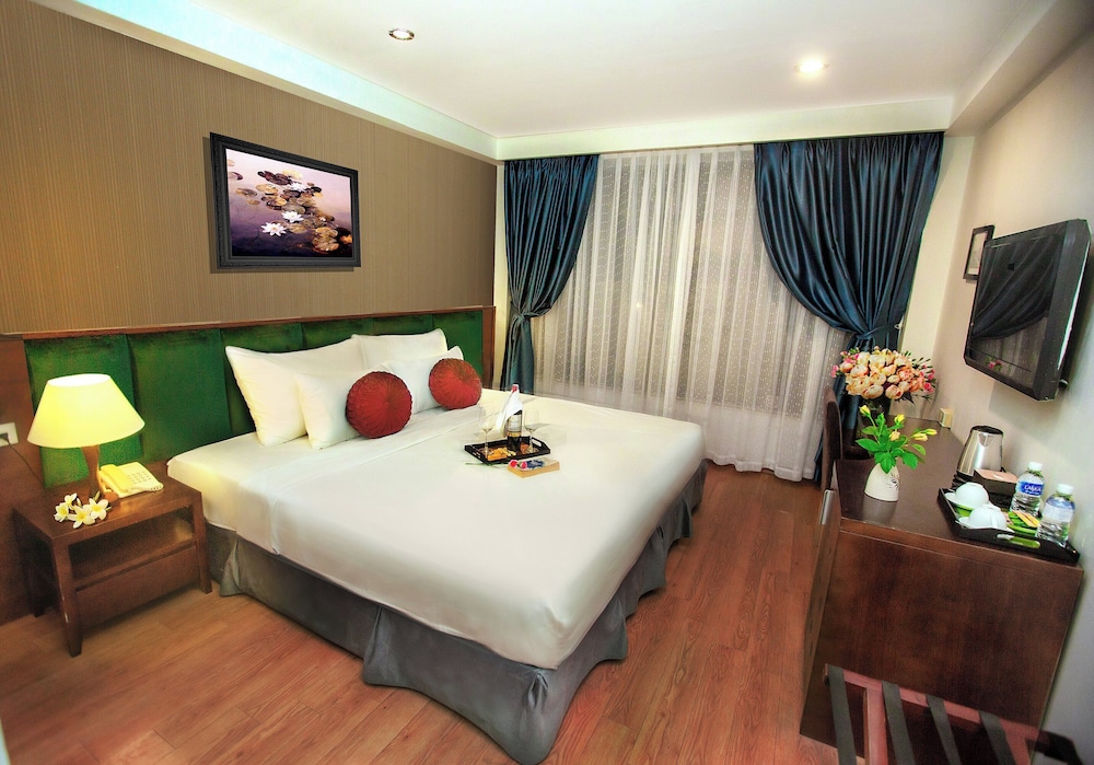Aviary Hanoi Hotel and Travel 8/41