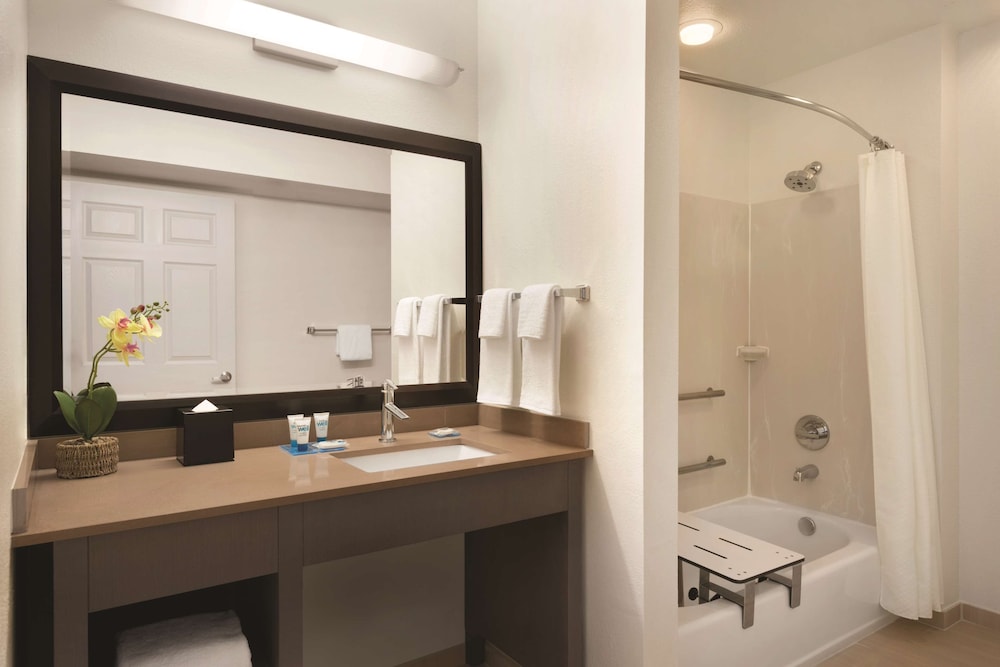 Hyatt House Miami Airport 15/37