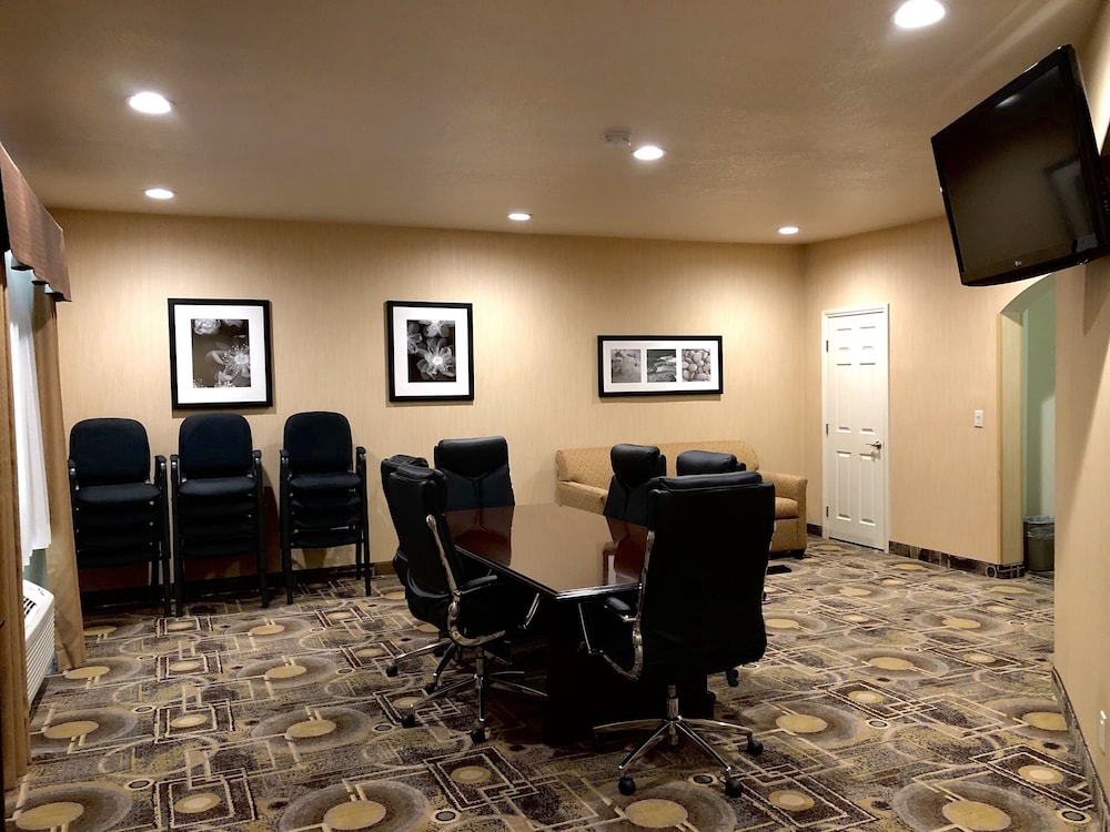 Best Western San Dimas Hotel & Suites 37/40