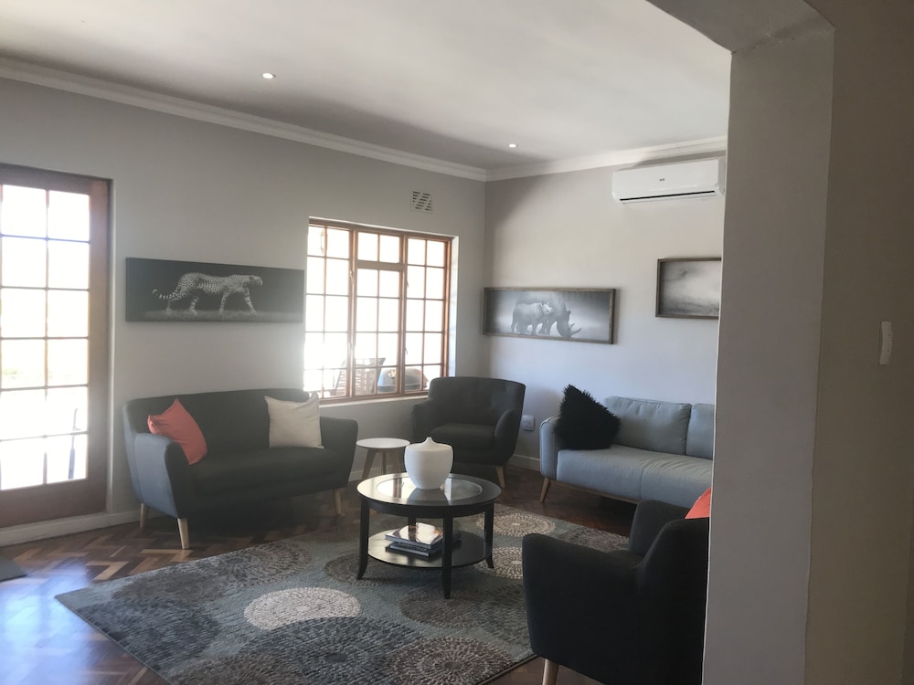 Lauradale Accommodation 26/50