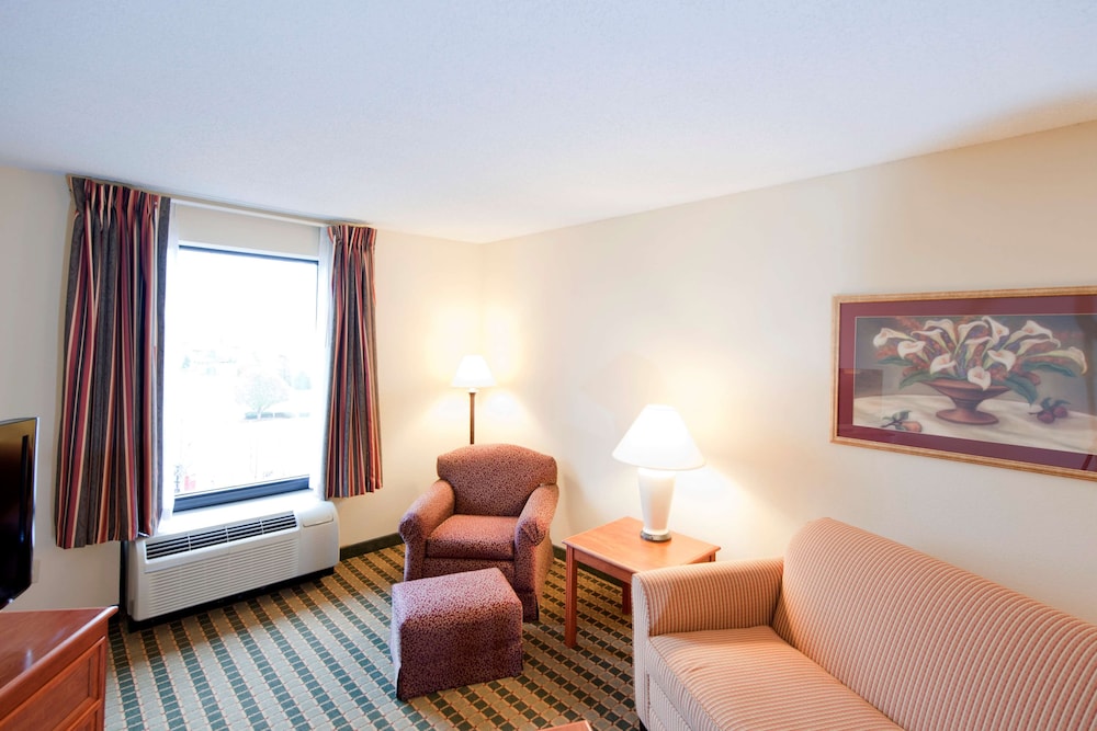 Hampton Inn & Suites St. Louis/Chesterfield 48/81