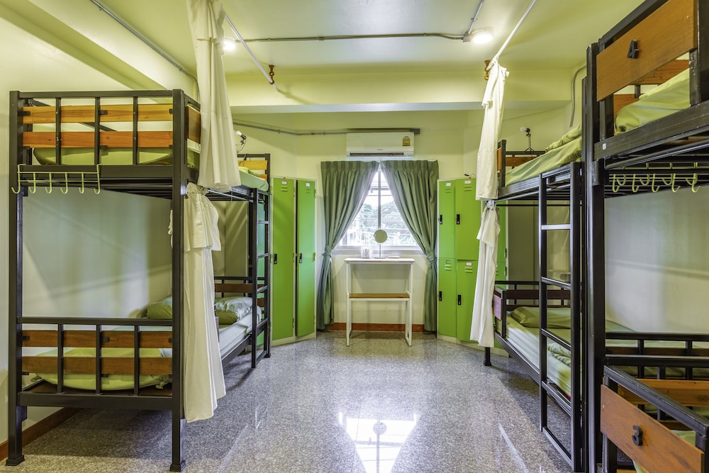 OYO 928 Leaf Hostel 41/55