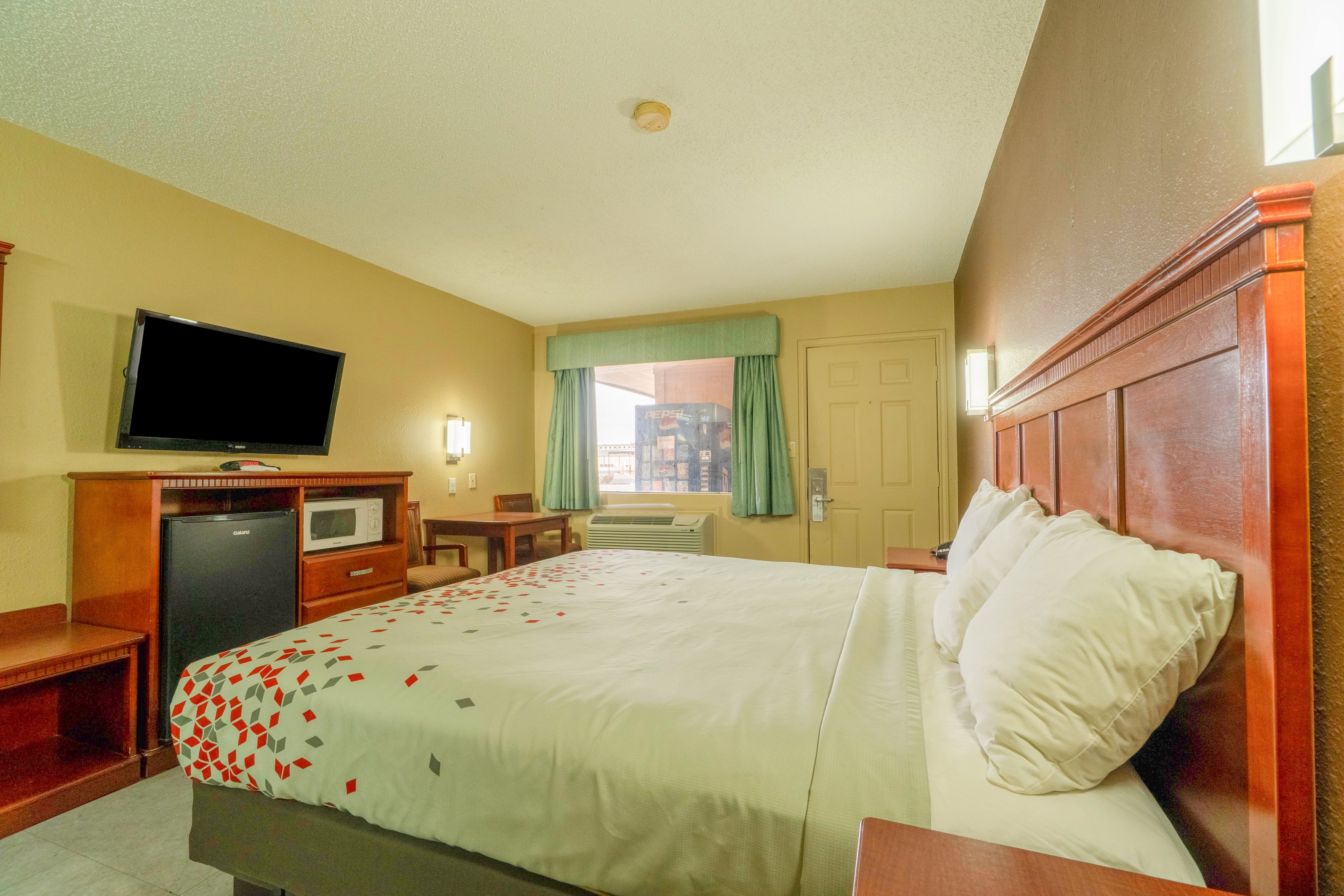 Crown Inn - Denver, Tx 13/42