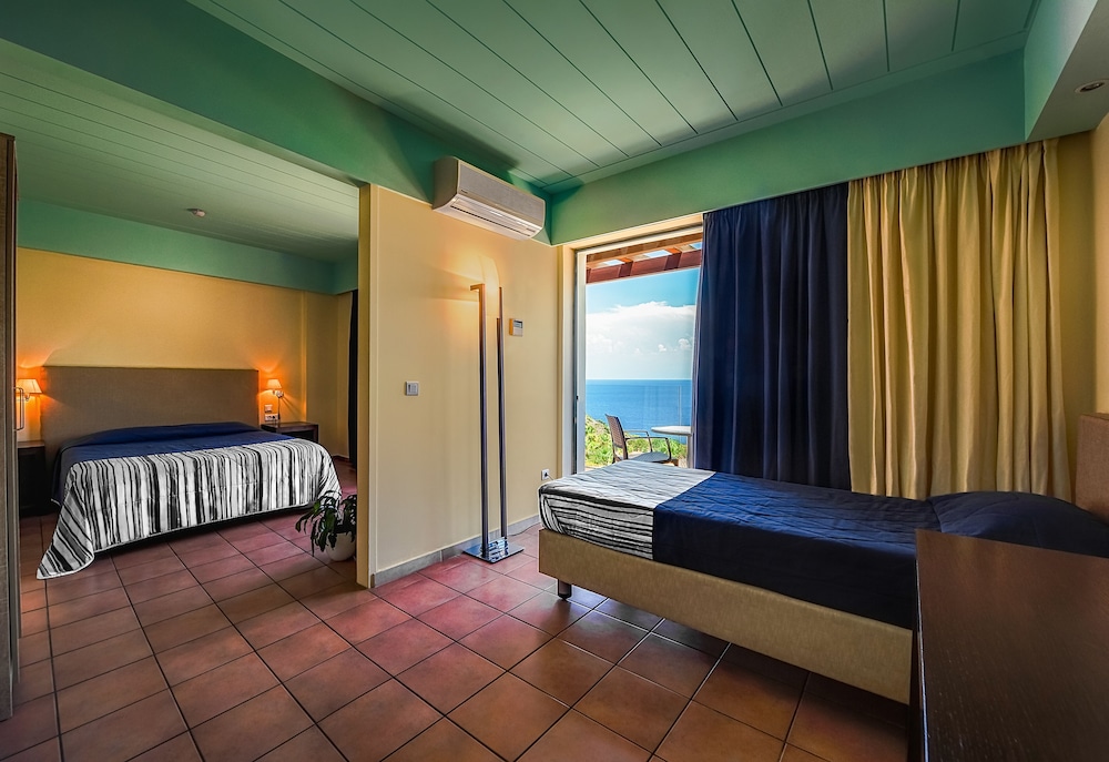 Apostolata Island Resort and Spa 19/71