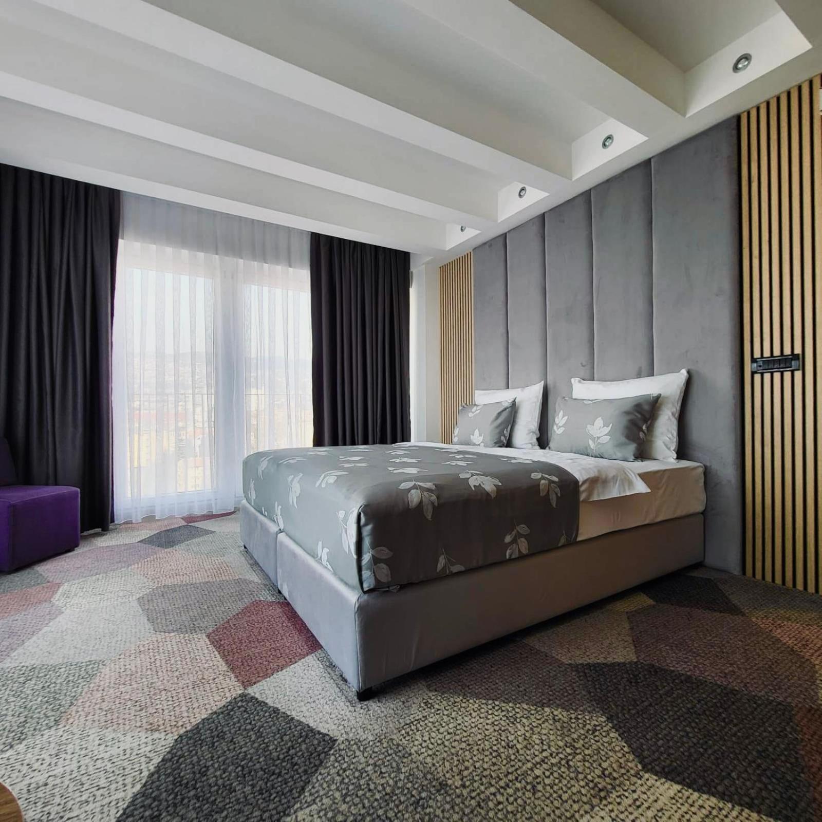 Superior, Double Bed, City View