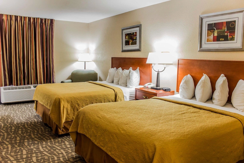 Quality Inn Kinston Hwy 70 7/33